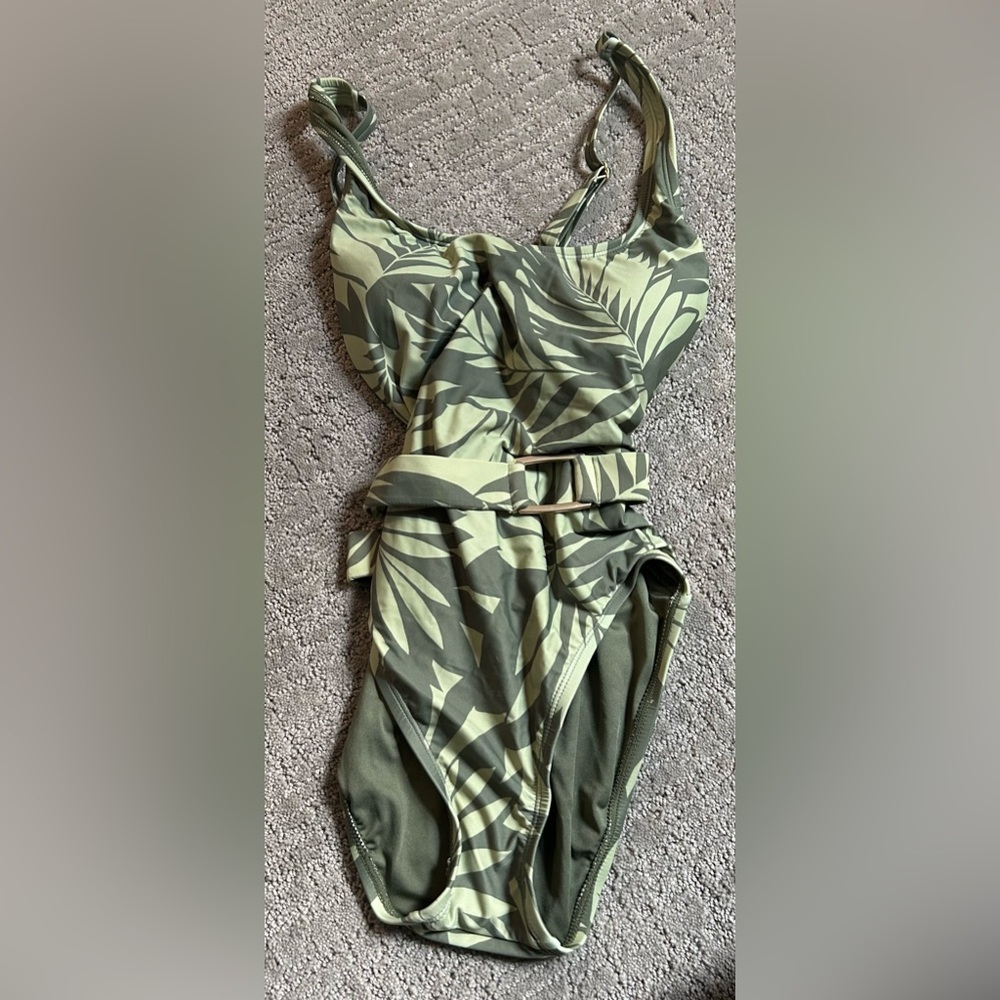 Lands’ End Green Palm Print One Piece Swimsuit‎